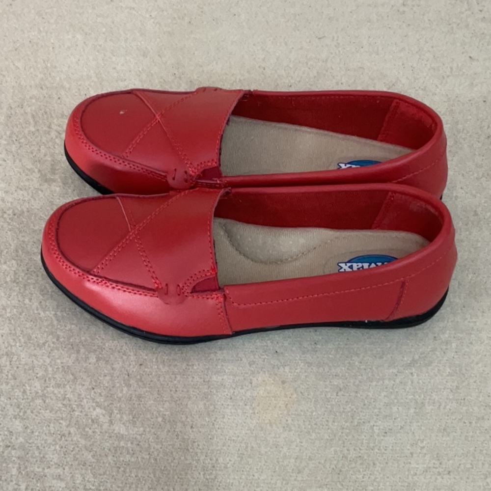 EUC Woman’s Dr.Max Red Loafers